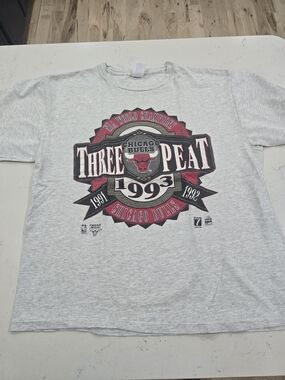Vintage 1993 Chicago Bulls Three Peat Championship T Shirt